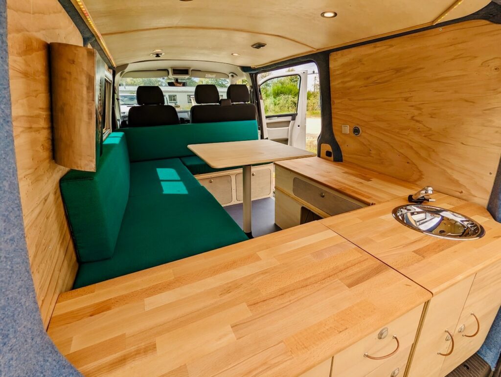 412916712_371860648696982_4938741039300038613_n