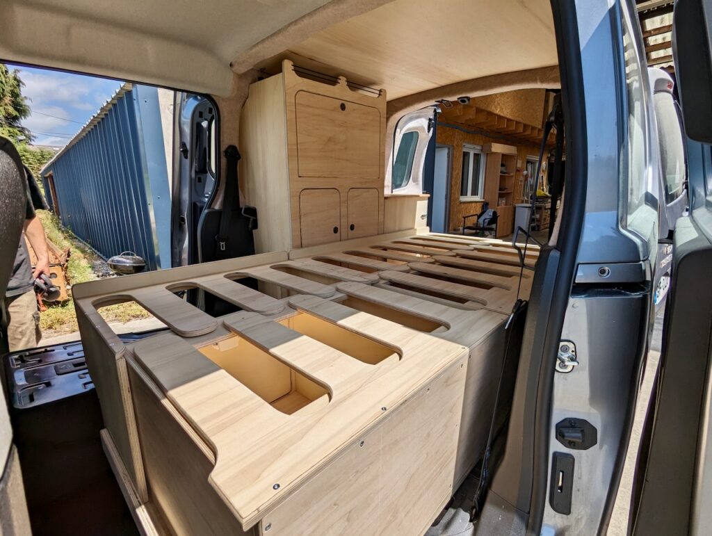 amenagement-forgon-toyota-pro-ace-bretagne-obivan