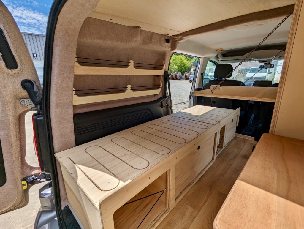 transformation-van-toyota-pro-ace-bretagne-obivan